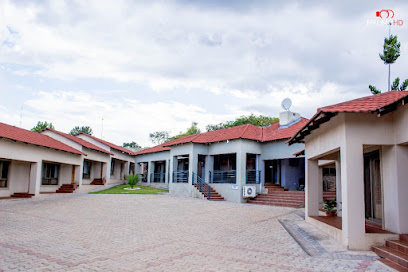 Rosevilla Lodge courtyard exterior